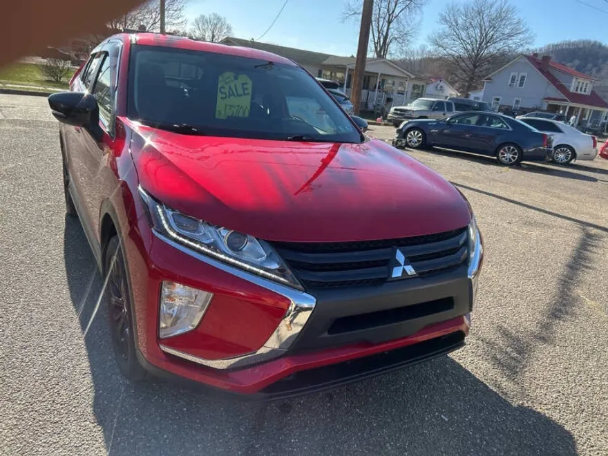 2018 Mitsubishi Eclipse Cross LE photo 1