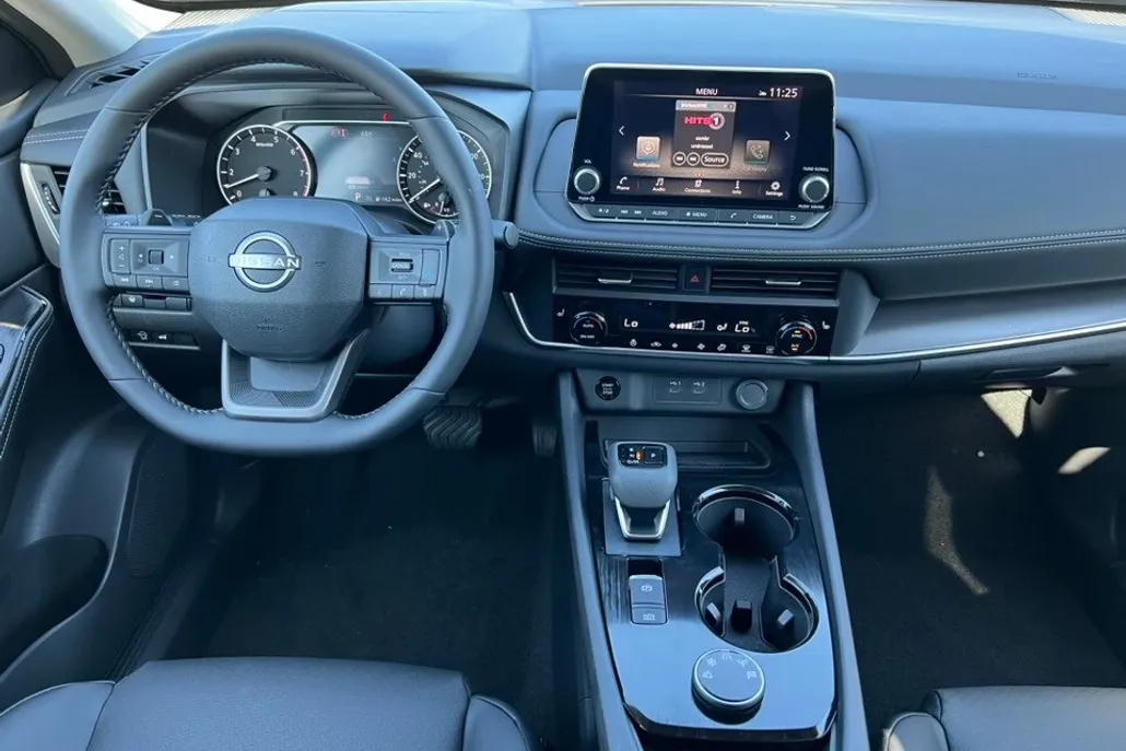 2026 Nissan Rogue SV photo 1