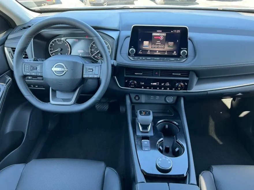 2026 Nissan Rogue SV photo 1