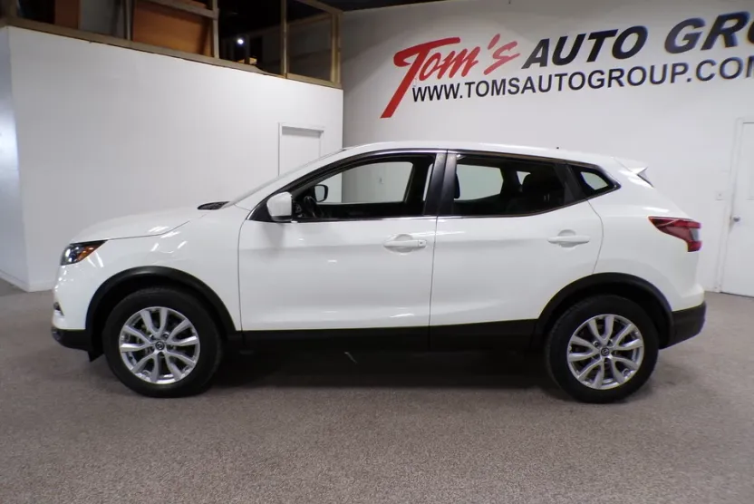 2021 Nissan Rogue Sport S photo 1