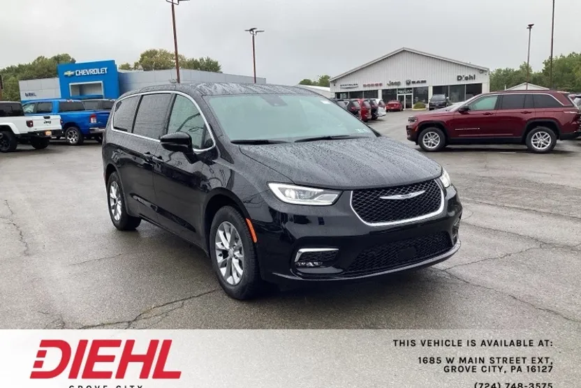 2026 Chrysler Pacifica photo 1