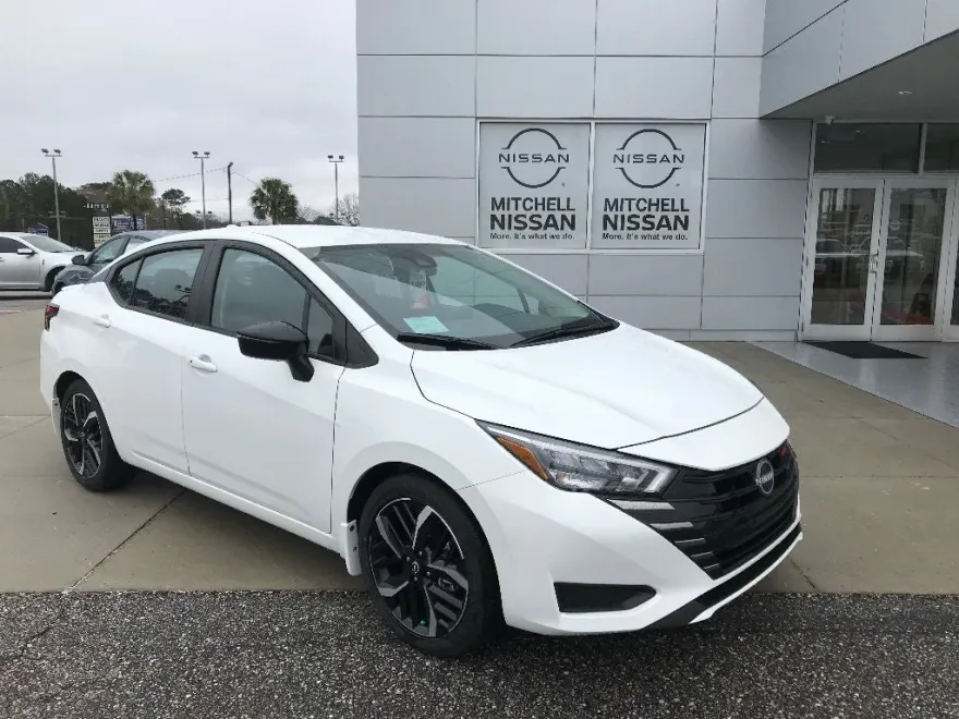 2025 Nissan Versa SR photo 1