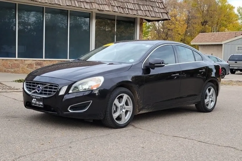 2013 Volvo S60 T5 Platinum photo 1