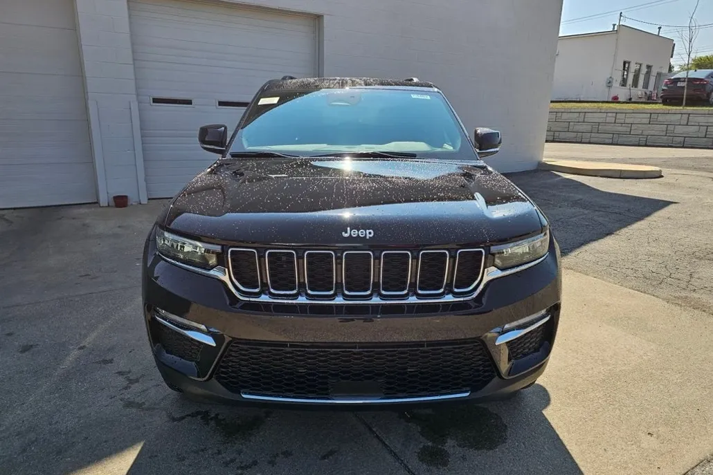 2025 Jeep Grand Cherokee Limited photo 1