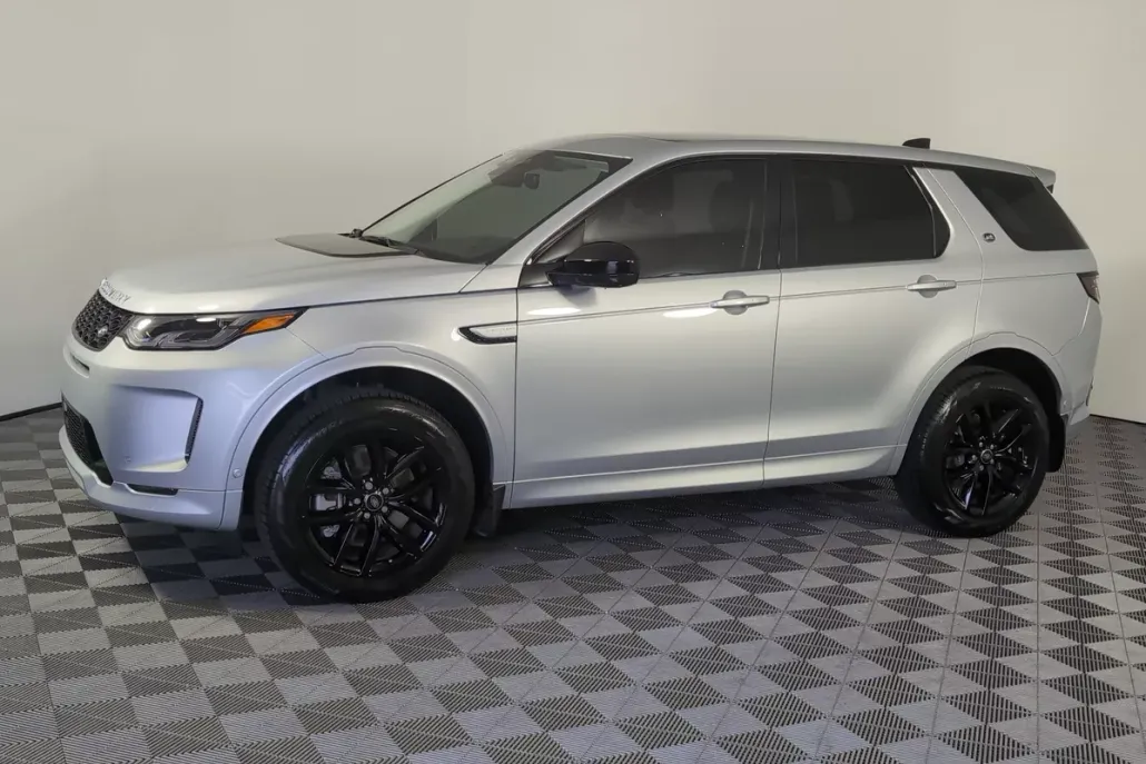 2025 Land Rover Discovery Sport S photo 1