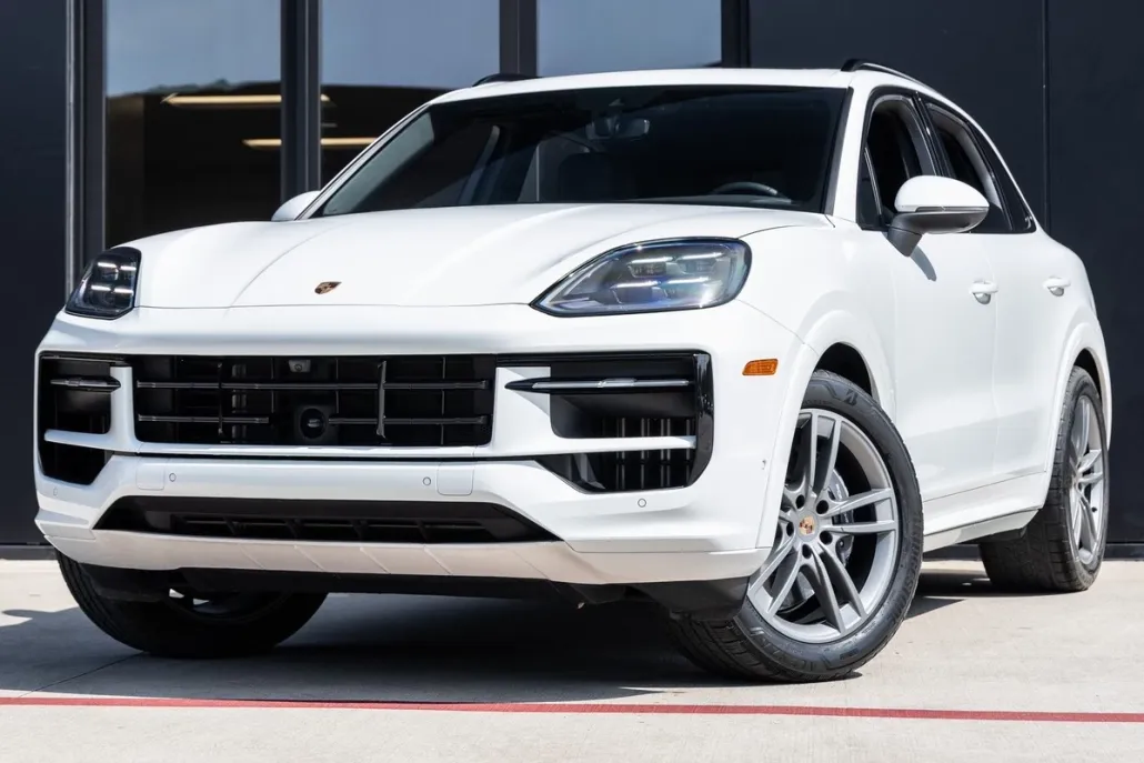 2025 Porsche Cayenne photo 1