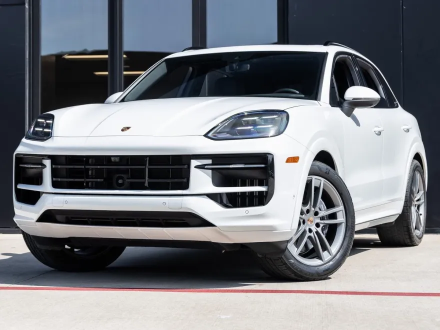 2025 Porsche Cayenne photo 1
