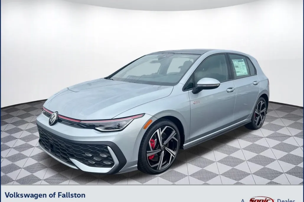 2025 Volkswagen Golf GTI SE photo 1