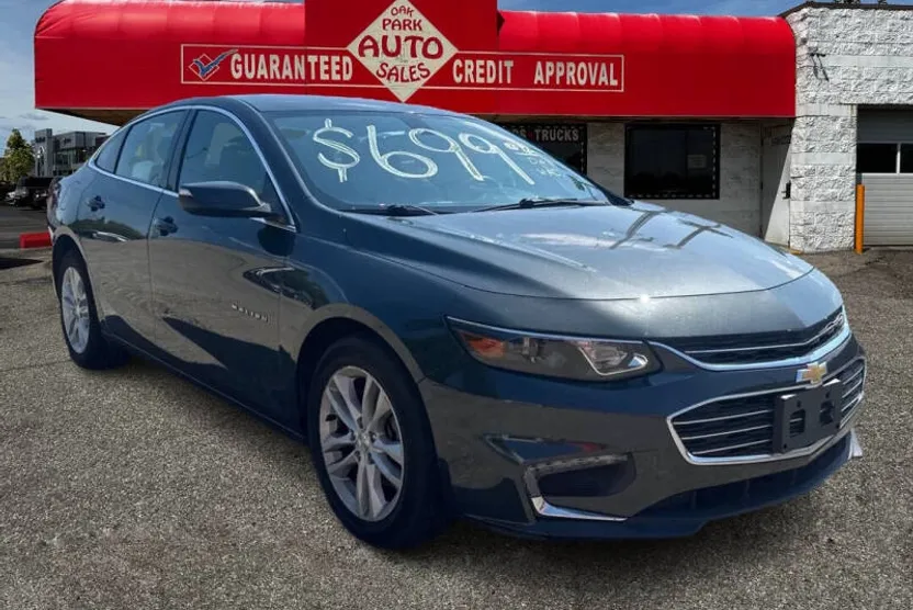 2018 Chevrolet Malibu 1LT photo 1