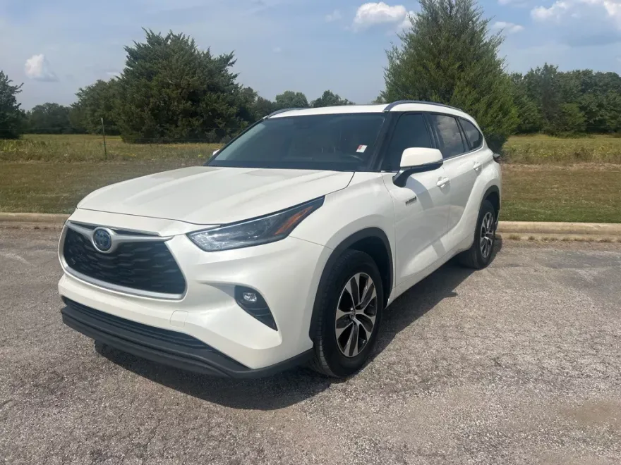2021 Toyota Highlander Hybrid XLE photo 1