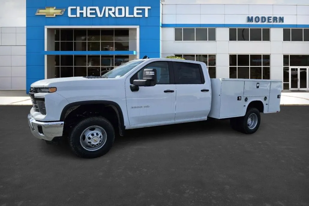 2024 Chevrolet Silverado 3500HD Work Truck photo 1