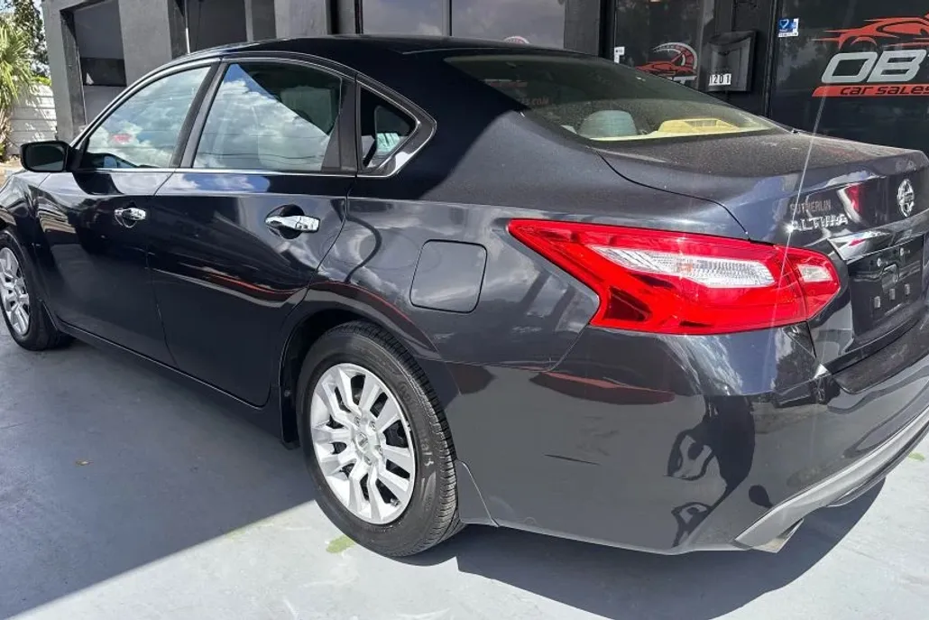 2016 Nissan Altima 2.5 S photo 1