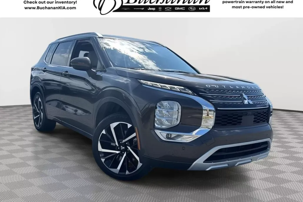 2022 Mitsubishi Outlander SEL photo 1