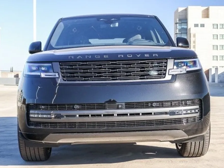 2025 Land Rover Range Rover SE photo 1