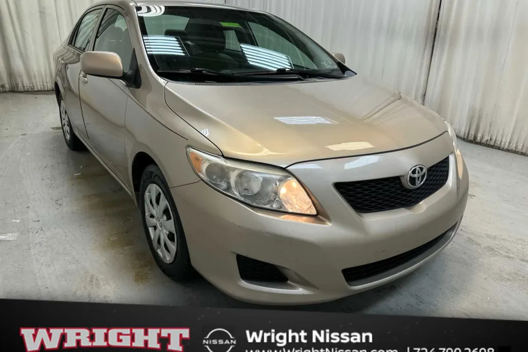 2010 Toyota Corolla LE photo 1