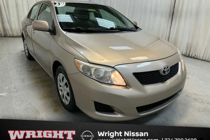2010 Toyota Corolla LE photo 1