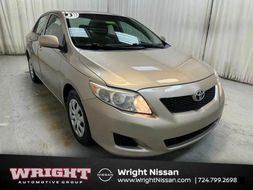 2010 Toyota Corolla LE photo 1