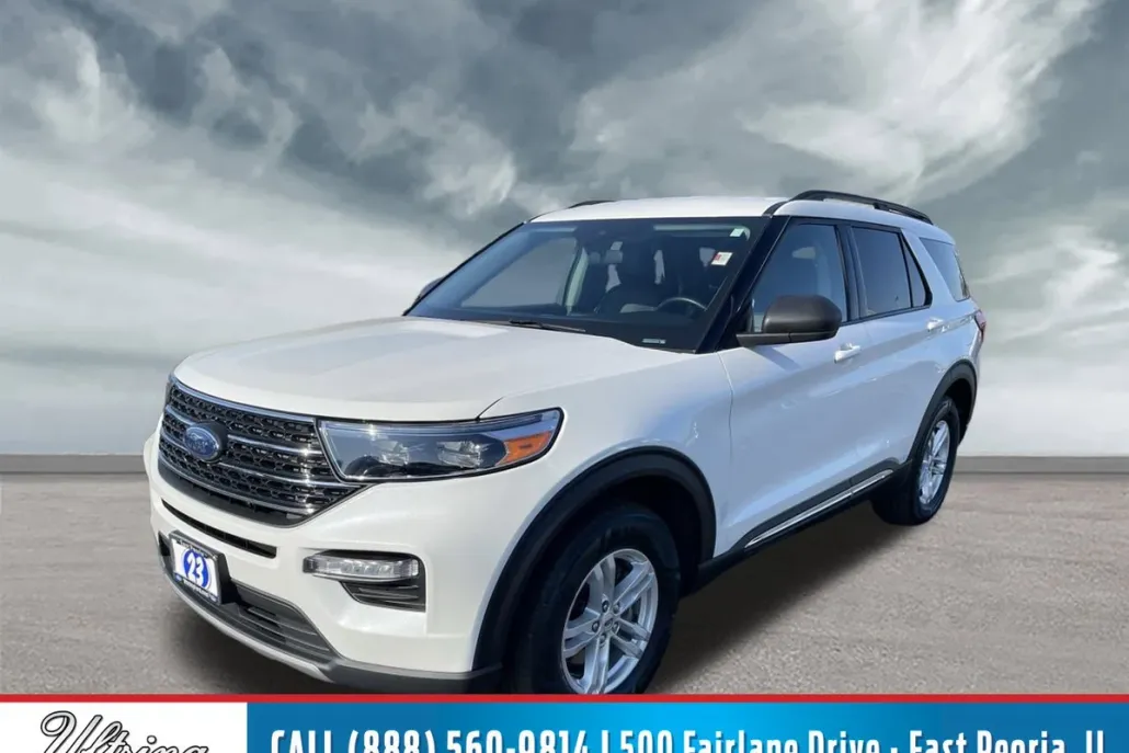 2023 Ford Explorer XLT photo 1