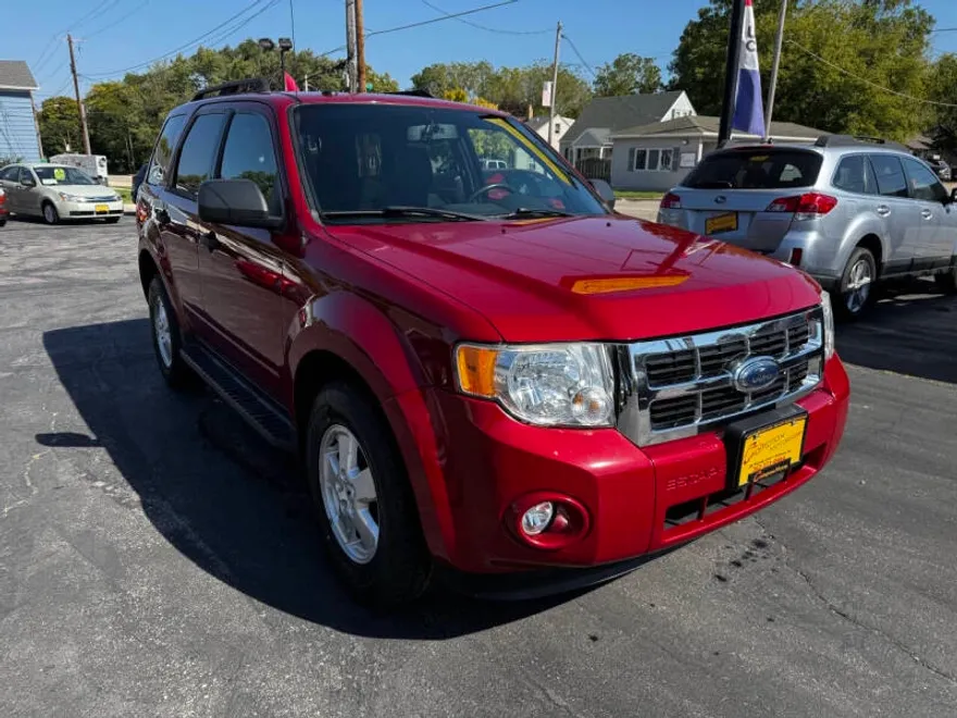 2009 Ford Escape XLT photo 1