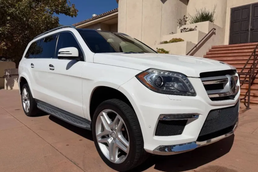2015 Mercedes Benz GL 550 photo 1