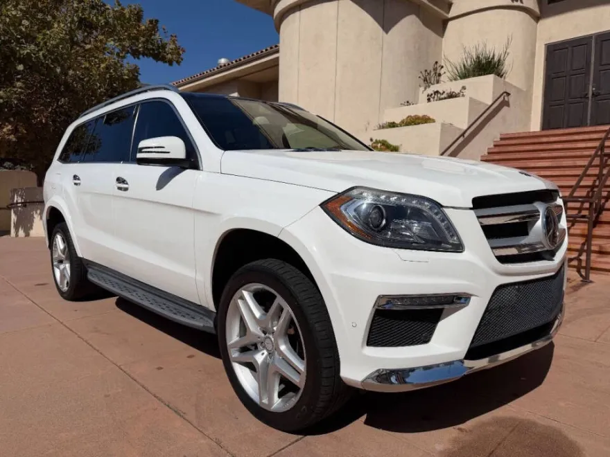 2015 Mercedes Benz GL 550 photo 1