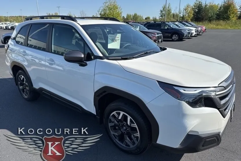2025 Subaru Forester Premium Base photo 1