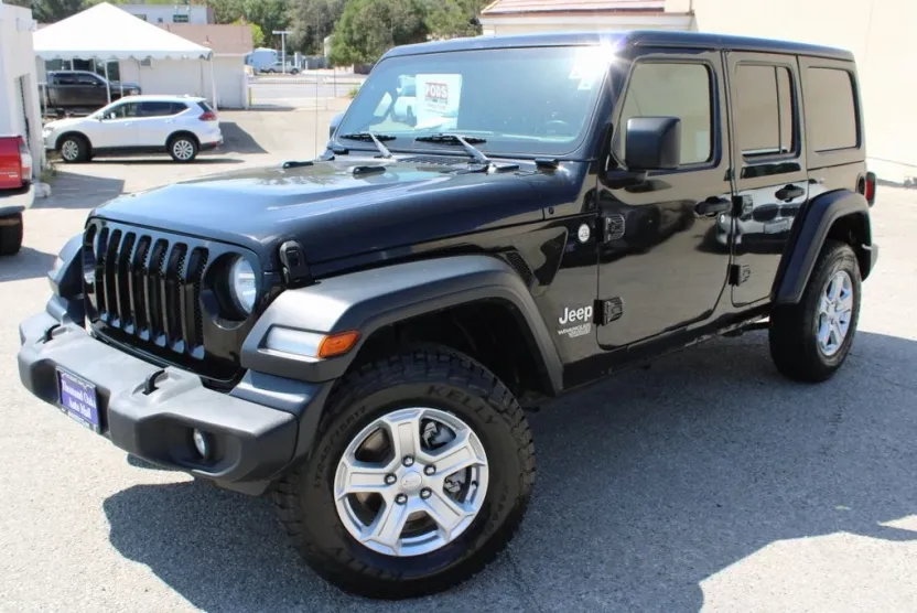 2018 Jeep Wrangler Unlimited Sport S photo 1
