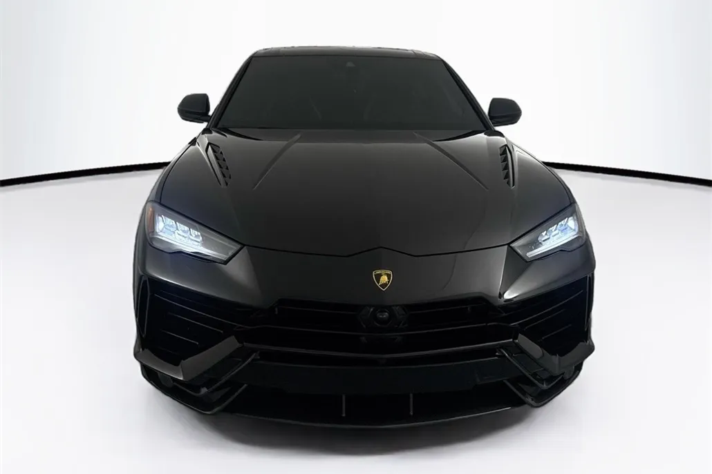 2024 Lamborghini Urus Performante photo 1