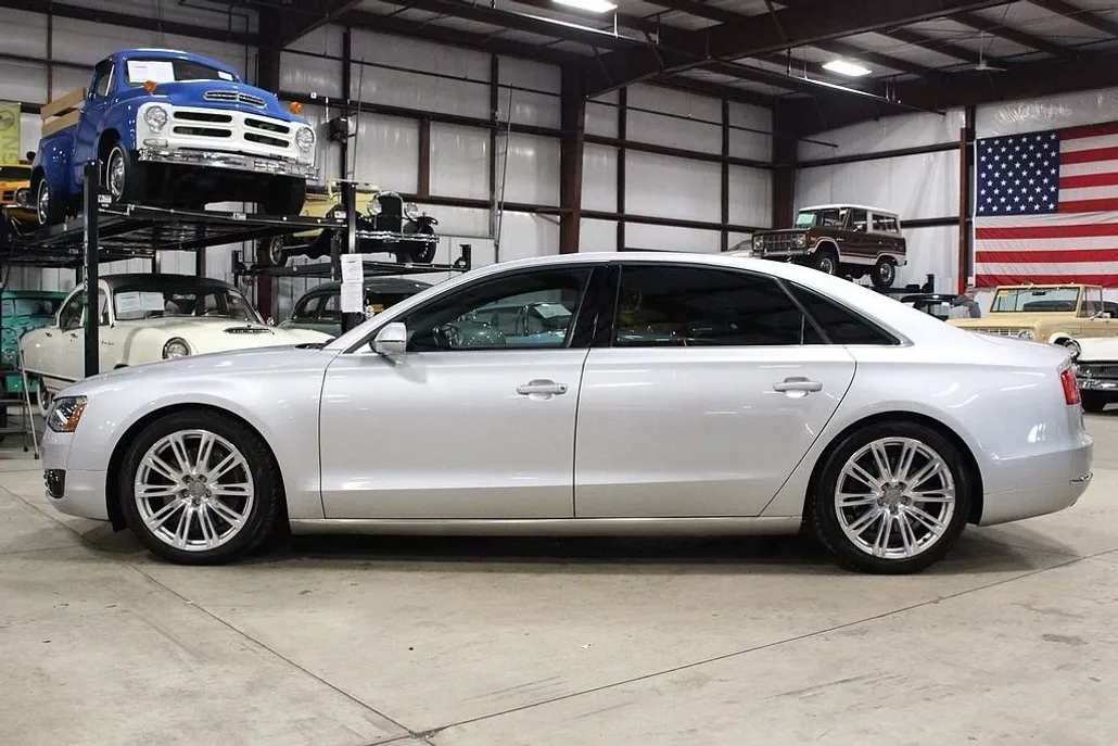 2011 Audi A8 L photo 1