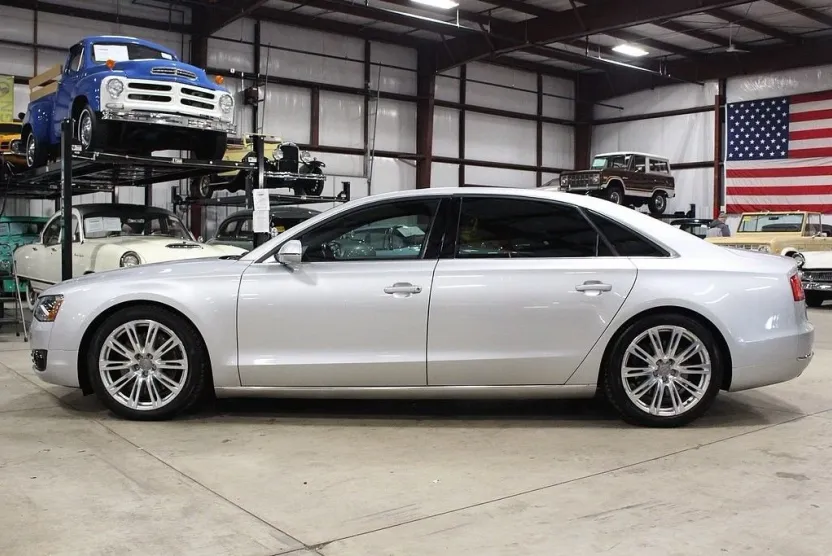 2011 Audi A8 L photo 1