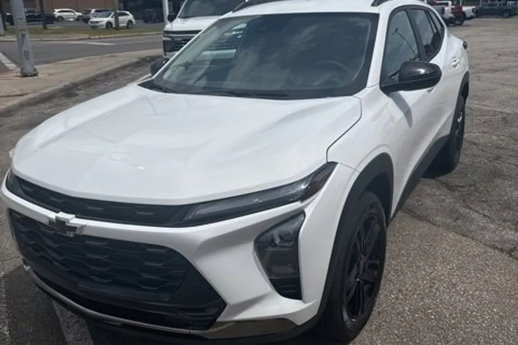 2025 Chevrolet Trax ACTIV photo 1