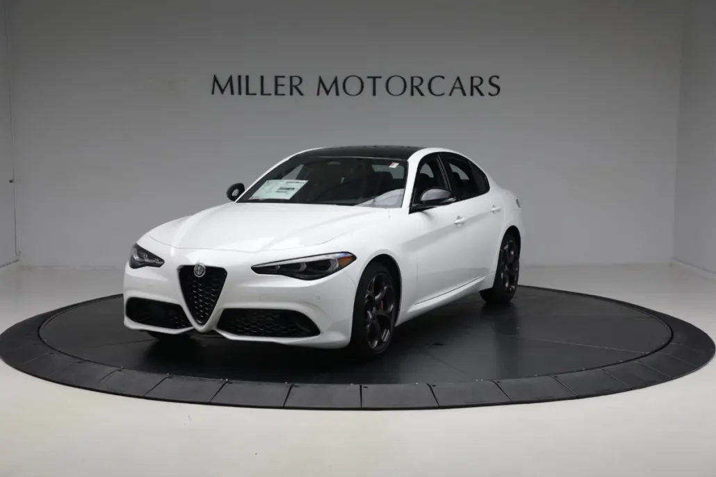 2025 Alfa Romeo Giulia photo 1