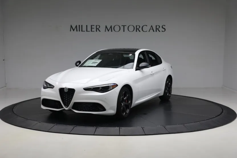 2025 Alfa Romeo Giulia photo 1