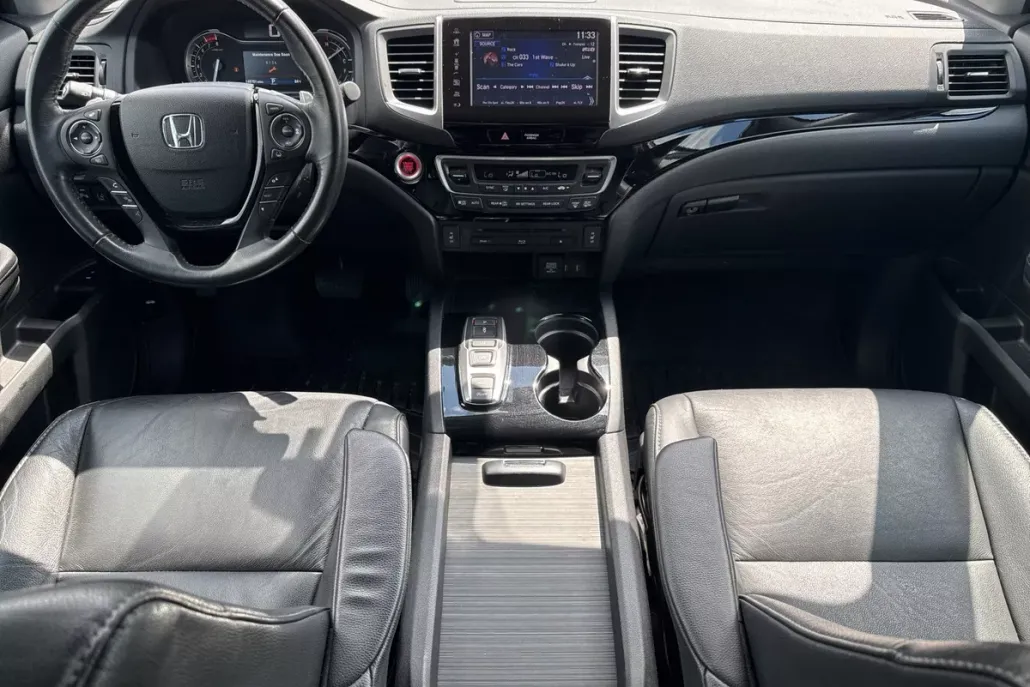 2018 Honda Pilot Touring photo 1