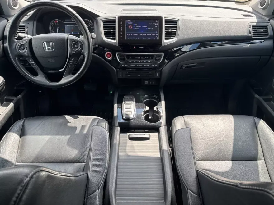 2018 Honda Pilot Touring photo 1