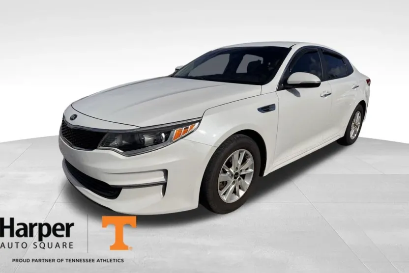 2017 Kia Optima LX photo 1