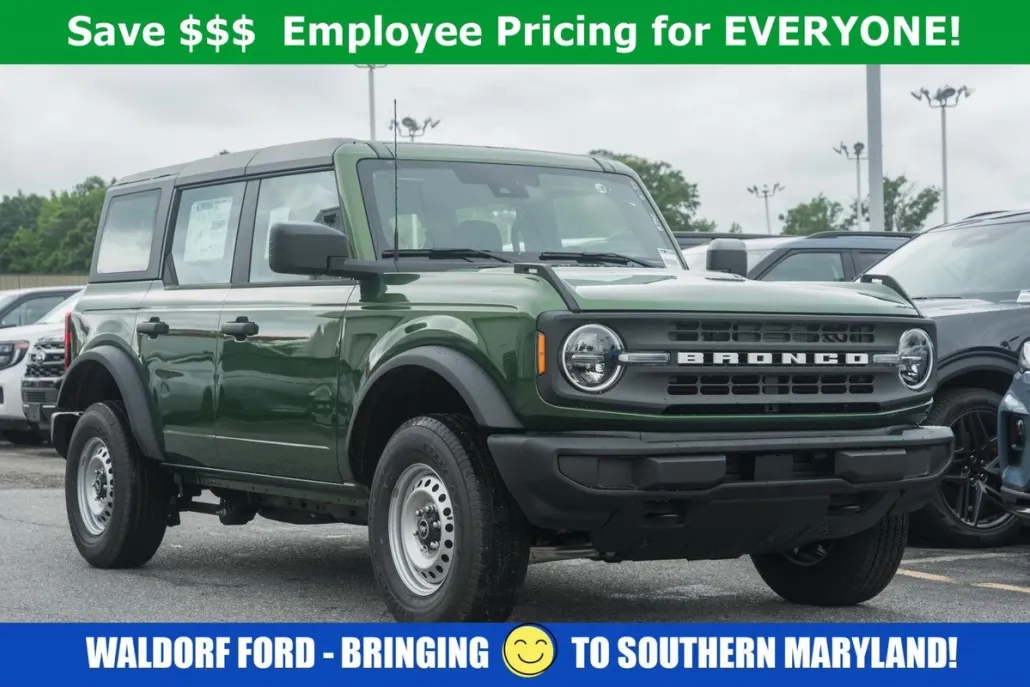 2025 Ford Bronco Base photo 1