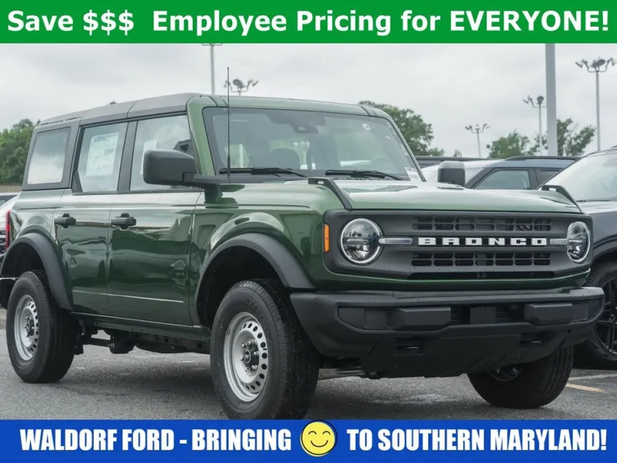 2025 Ford Bronco Base photo 1