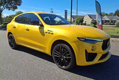 2023 Maserati Levante Modena S photo 3