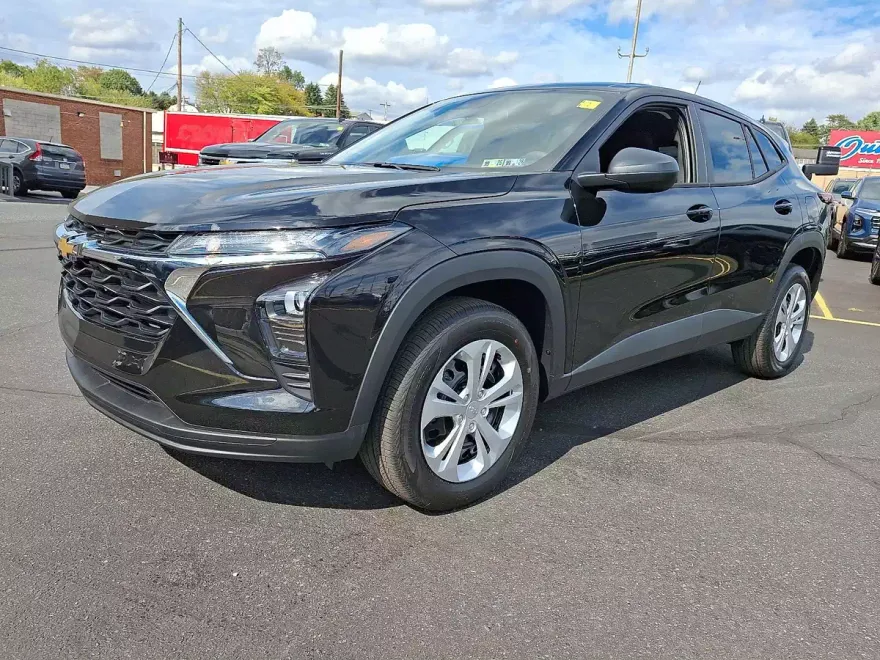 2026 Chevrolet Trax LS photo 1