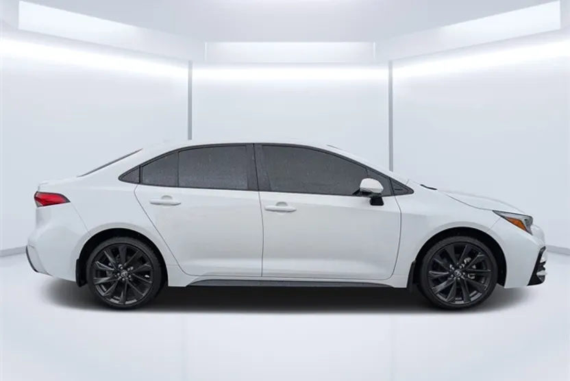 2024 Toyota Corolla SE photo 1