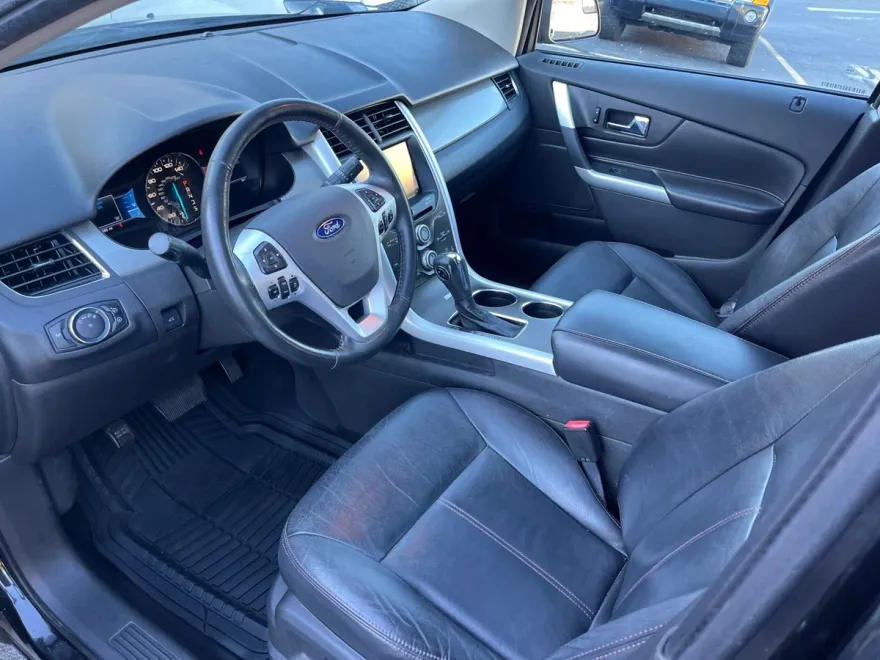 2013 Ford Edge SEL Sport photo 1