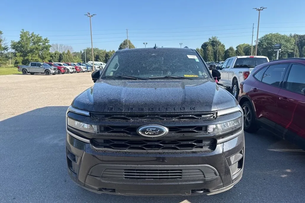 2024 Ford Expedition MAX Limited photo 1