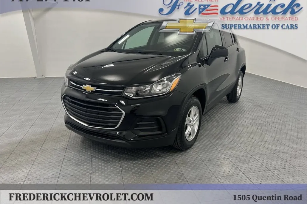 2022 Chevrolet Trax LS photo 1