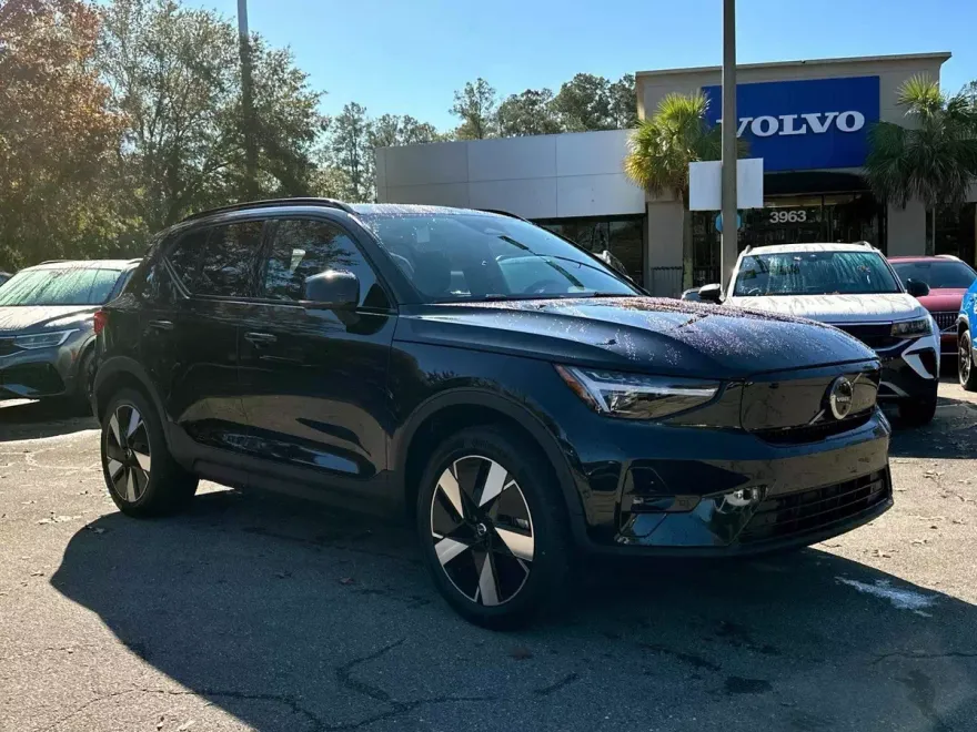 2024 Volvo XC40 Recharge Plus photo 1