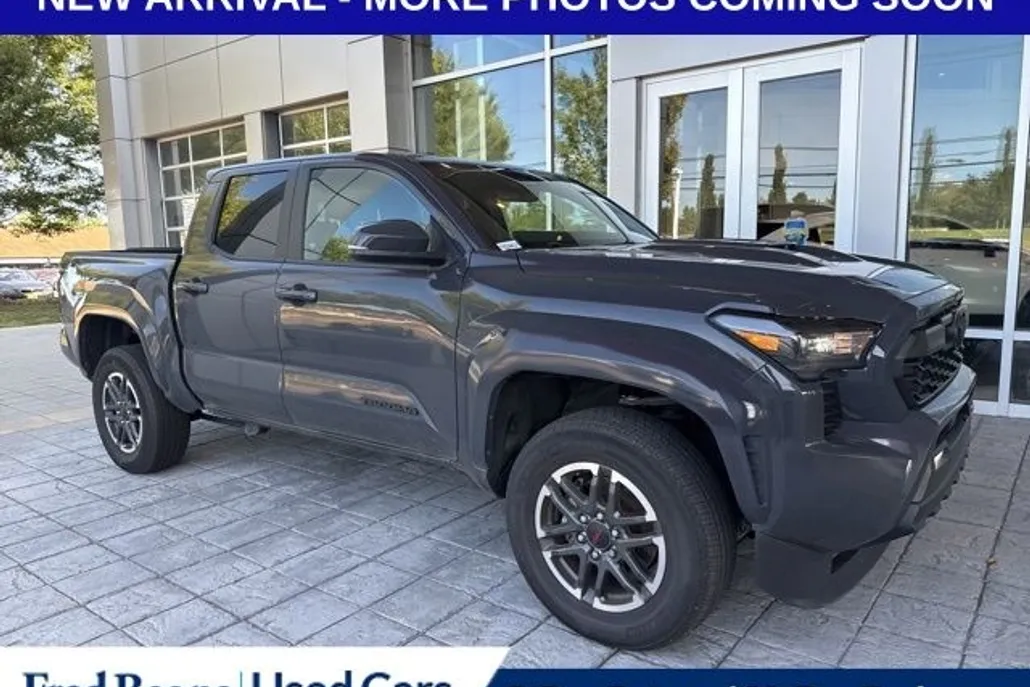 2024 Toyota Tacoma TRD Sport photo 1
