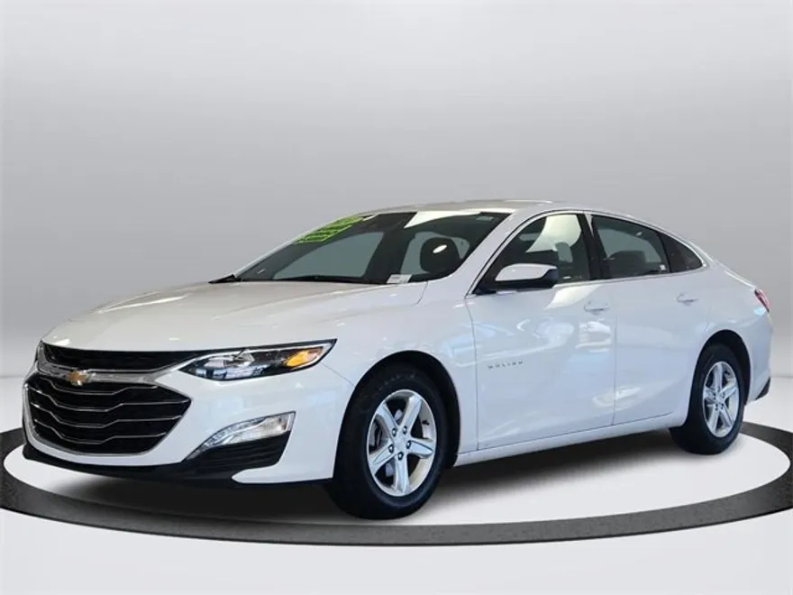 2024 Chevrolet Malibu 1LT photo 1