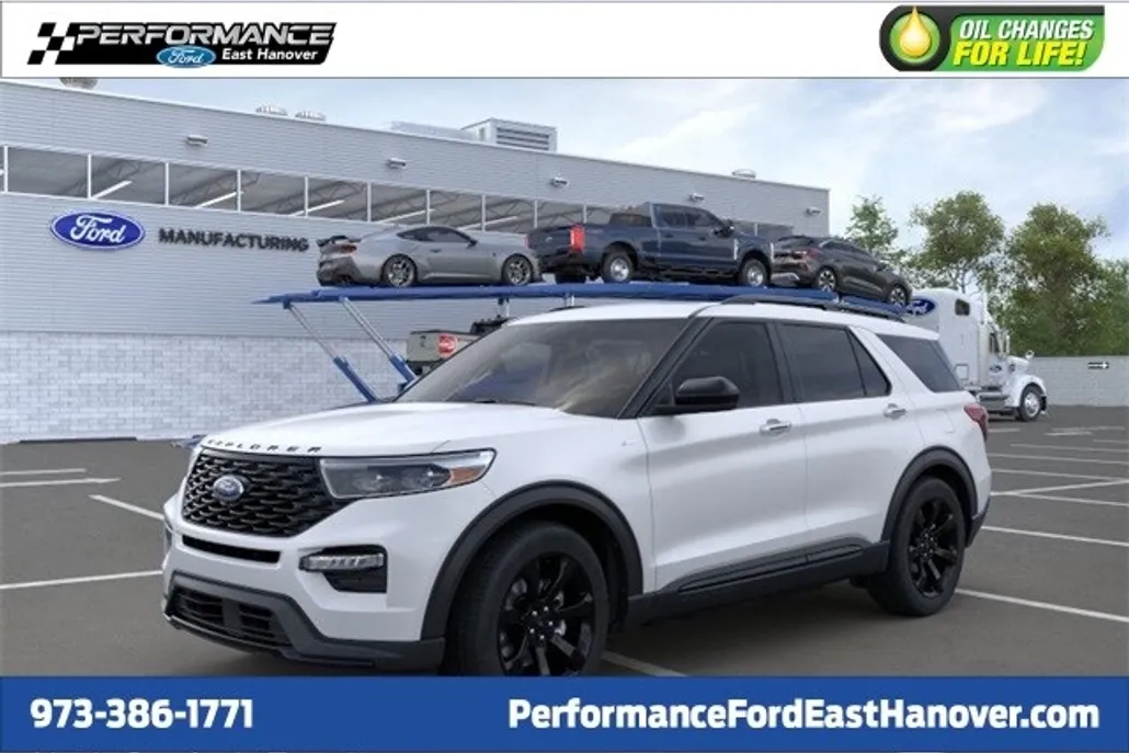 2023 Ford Explorer ST-Line photo 1