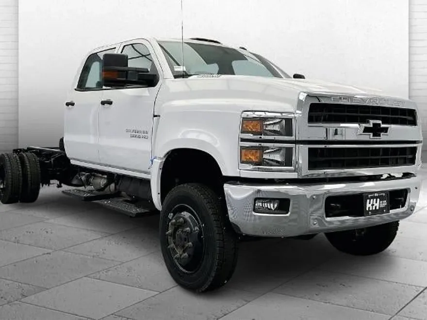 2024 Chevrolet Silverado 5500HD Work Truck photo 1