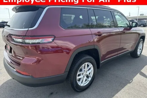 2025 Jeep Grand Cherokee Laredo photo 3
